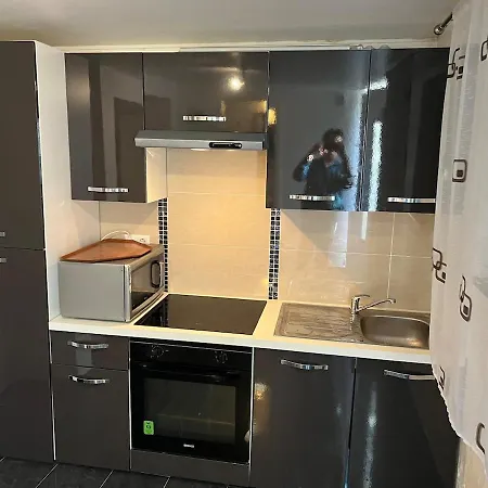 Private 1-bedroom In Centre アパート