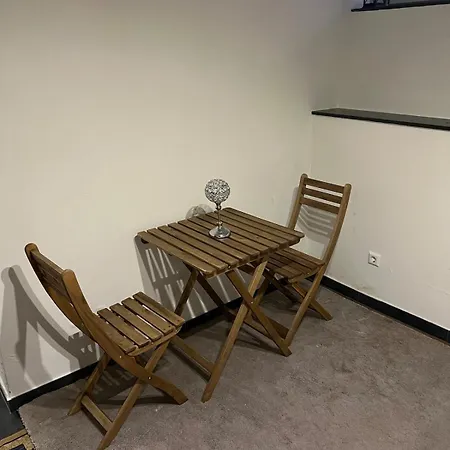 Private 1-bedroom In Centre