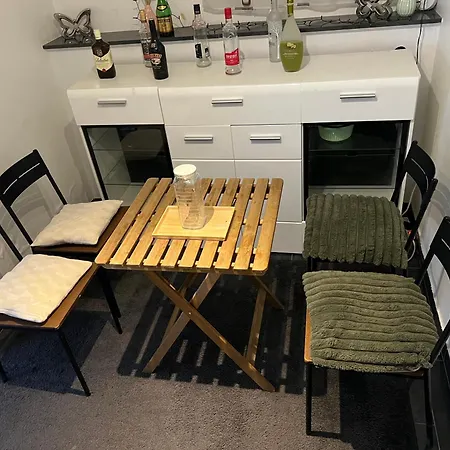 Private 1-bedroom In Centre