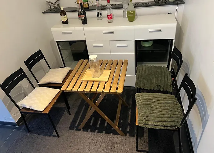 Private 1-bedroom In Centre